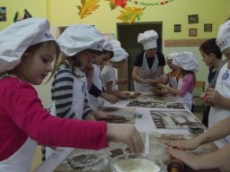 Pieczenie pierniczkow 2016 - 02